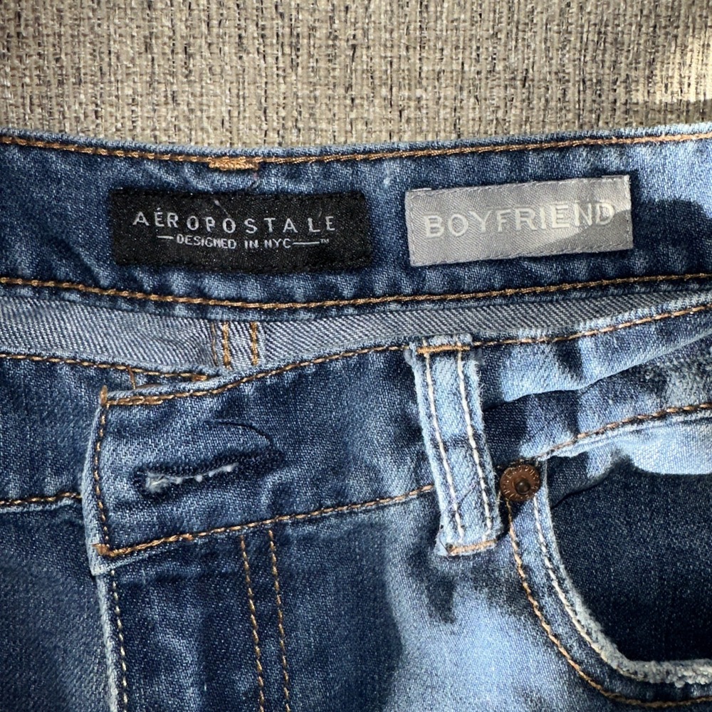 Aeropostale Jeans Women's Size 10 Regular Boyfriend Jean Distressed Medium Wash - Picture 2 of 4